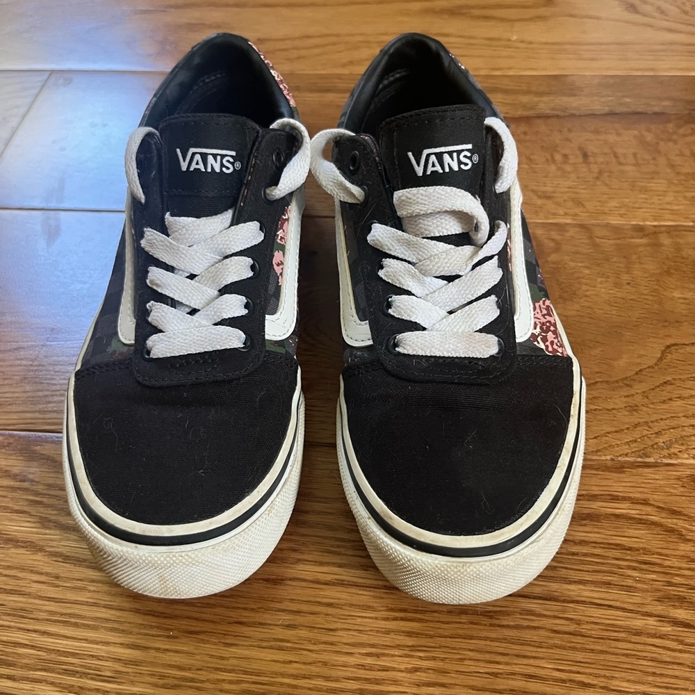 Vans Kids Black and White Sneakers rose design kids size 2